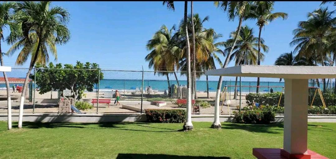Beach Apartments At Marbella Del Caribe San Juan Zewnętrze zdjęcie